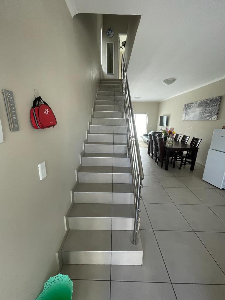 Dolphin Leap 7 Apartment Walvis Bay Bagian luar foto